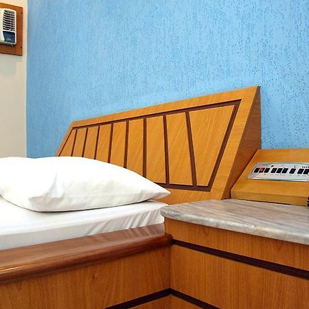 Motel Passport Guaratinguetá エクステリア 写真